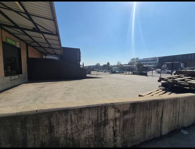 3,137M² WAREHOUSE TO LET IN ALLANDALE